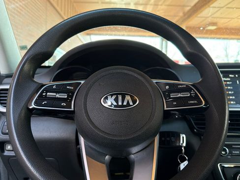 Used 2020 Kia Optima LX image 21