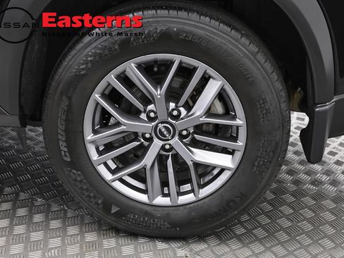 Used 2023 Nissan Rogue S AWD/4WD image 33