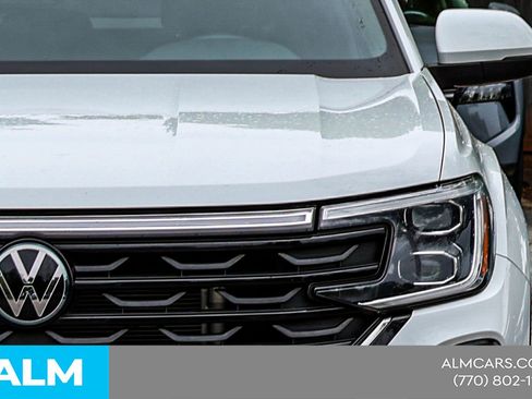 Used 2024 Volkswagen Atlas Cross Sport SE FWD image 15