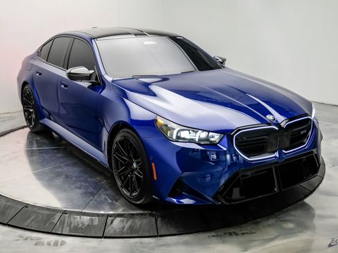 Used 2025 BMW M5 w/ Carbon Package AWD/4WD image 24