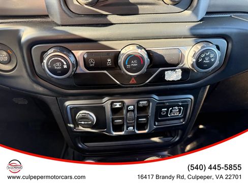 Used 2019 Jeep Wrangler Unlimited Sport image 21