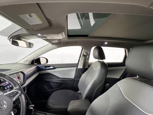 Used 2023 Volkswagen Taos SE image 21