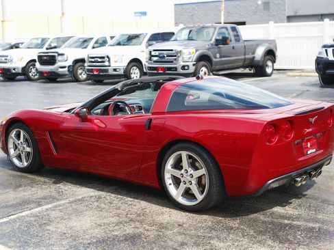 Used 2005 Chevrolet Corvette Coupe w/ Preferred Equipment Group RWD image 15