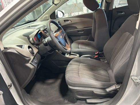 Used 2015 Chevrolet Sonic LT image 17