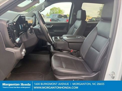 Used 2025 GMC Sierra 1500 SLT AWD/4WD image 14