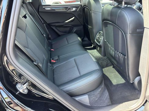 Used 2024 Porsche Macan AWD/4WD image 15
