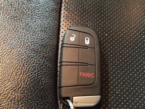 Used 2018 Jeep Compass Limited w/ Navigation Group AWD/4WD image 32