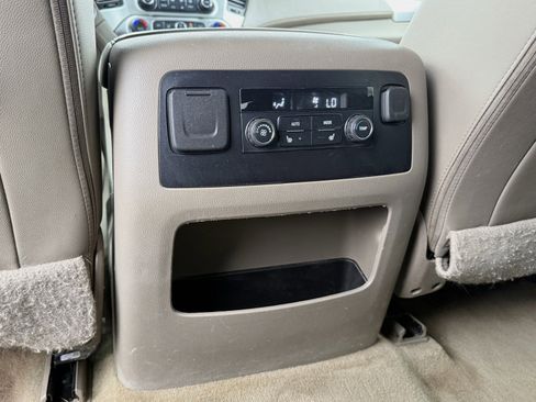 Used 2018 GMC Yukon SLT image 28