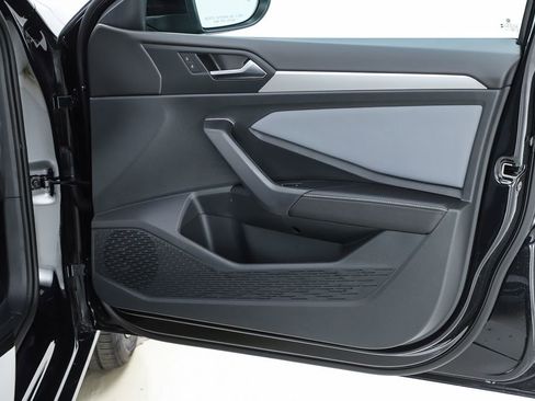 New 2026 Volkswagen Jetta SE FWD image 31
