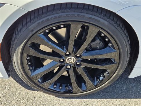 Used 2024 Jaguar F-TYPE Coupe AWD image 9