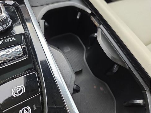 Used 2021 Volvo XC90 T6 Momentum w/ Advanced Package image 20