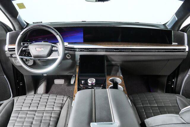 Certified 2026 Cadillac Escalade Platinum Sport w/ LPO, ONYX Package AWD/4WD image 21