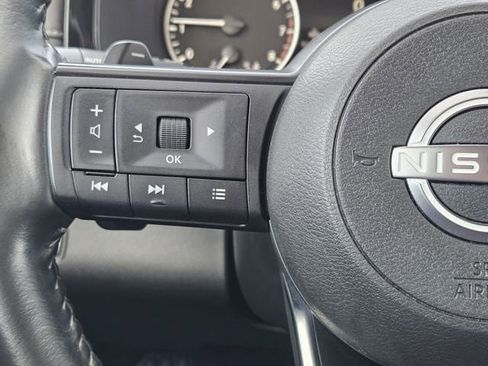 Used 2025 Nissan Pathfinder SV image 27