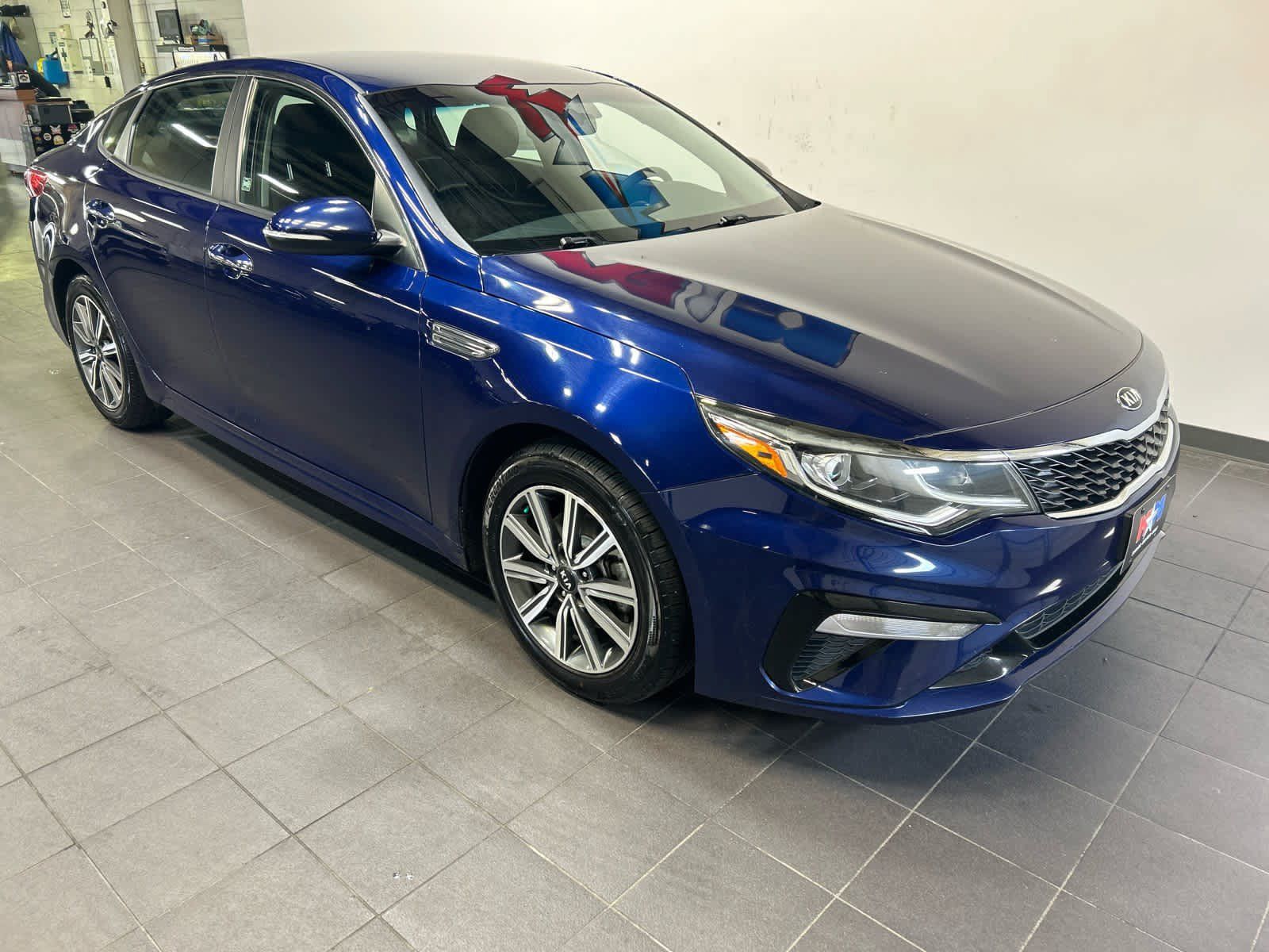 Used 2019 Kia Optima LX w/ LX 17" Wheel Package FWD image 2