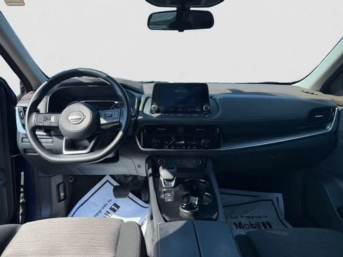 Used 2023 Nissan Rogue SV image 12