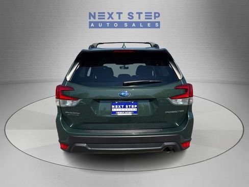 Used 2022 Subaru Forester Premium AWD/4WD image 7