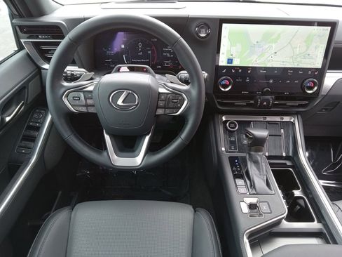 Used 2024 Lexus GX 550 w/ Accessory Package (Z1) image 14