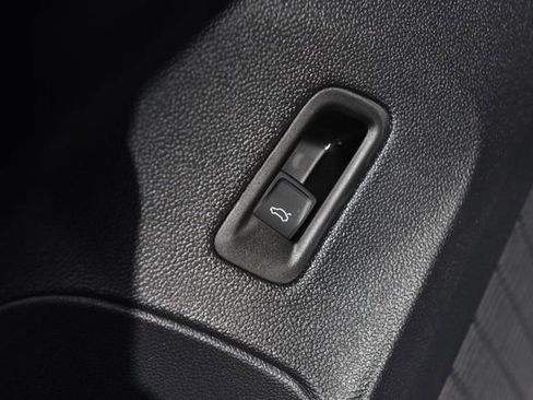 New 2026 Volkswagen Atlas SE image 9