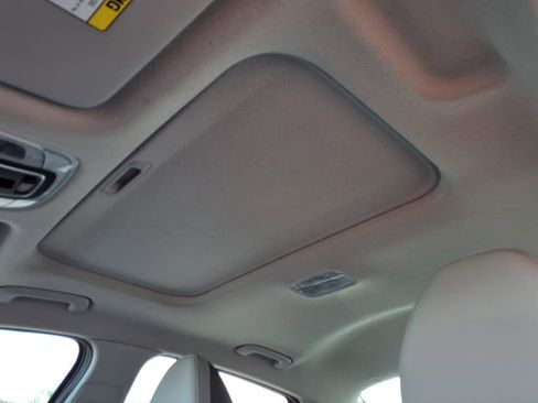 New 2025 Hyundai Elantra Limited image 16