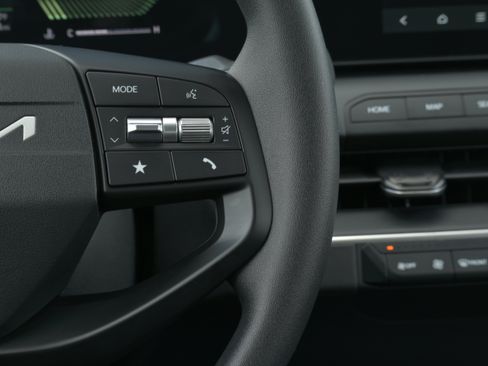 Used 2025 Kia K4 FWD image 21