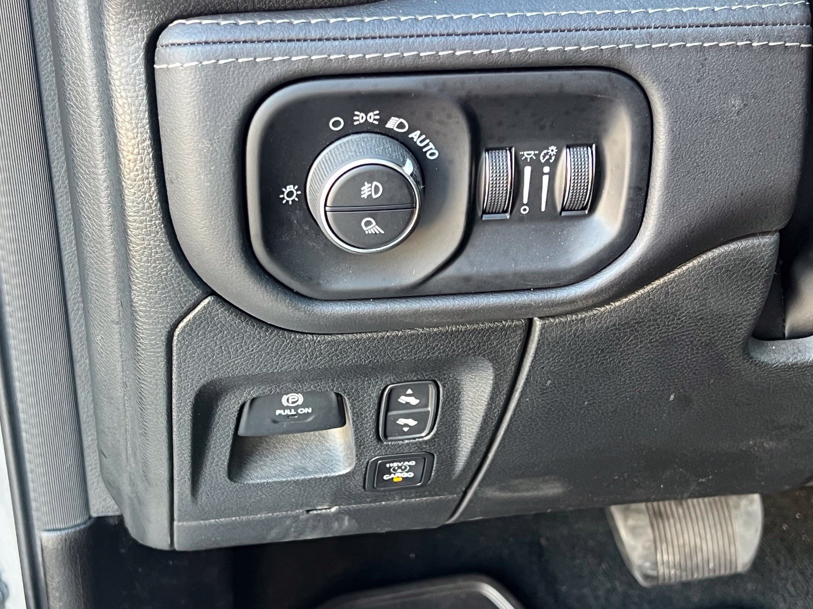 Used 2023 RAM 1500 Limited AWD/4WD image 31