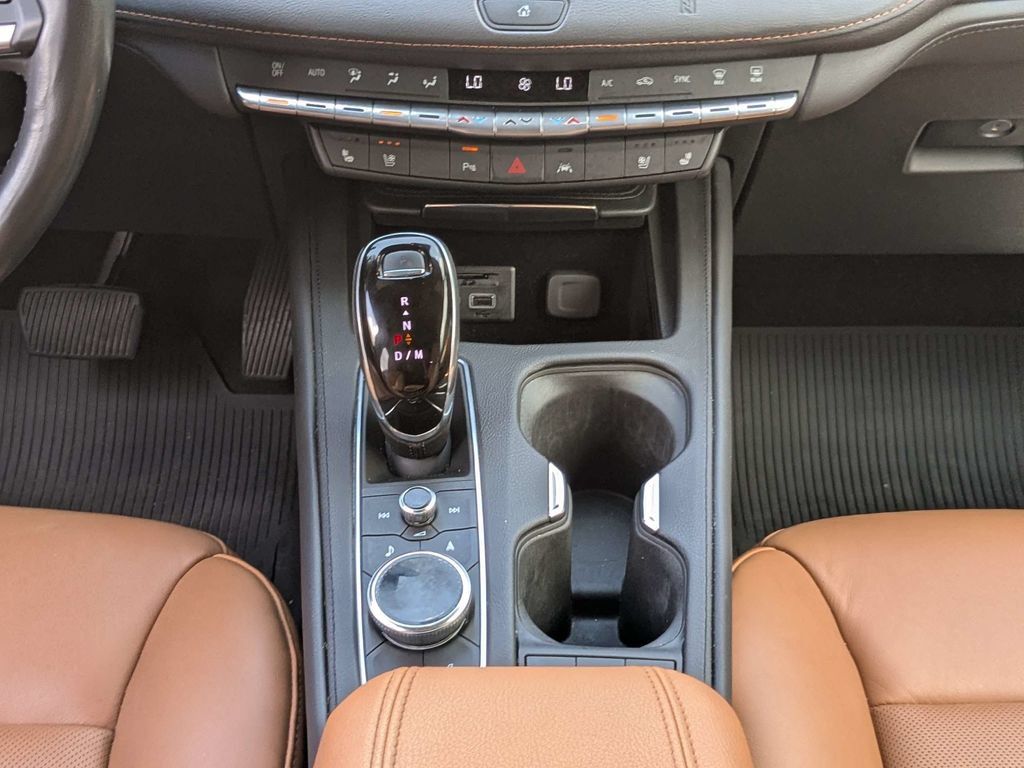 Used 2020 Cadillac XT4 Premium Luxury FWD image 18