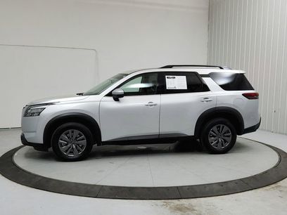 Used 2025 Nissan Pathfinder SV