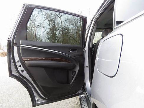 Used 2017 Acura MDX SH-AWD w/ Technology Package image 19