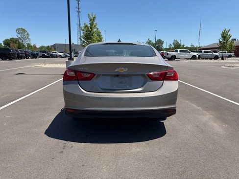Used 2023 Chevrolet Malibu LT w/ Driver Confidence Package FWD image 4