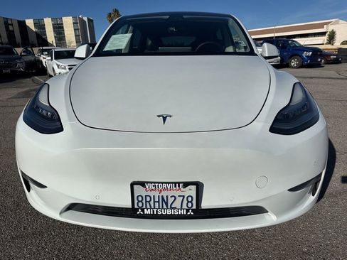 Used 2020 Tesla Model Y Long Range image 2