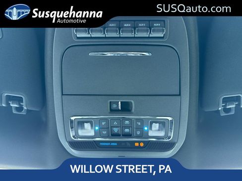 Used 2025 Ford F250 Platinum w/ FX4 Off-Road Package image 31