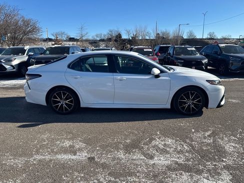 Used 2023 Toyota Camry SE image 8