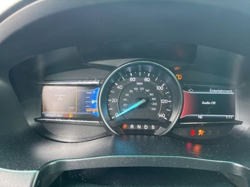 Used 2017 Ford Explorer XLT w/ Equipment Group 202A AWD/4WD image 6