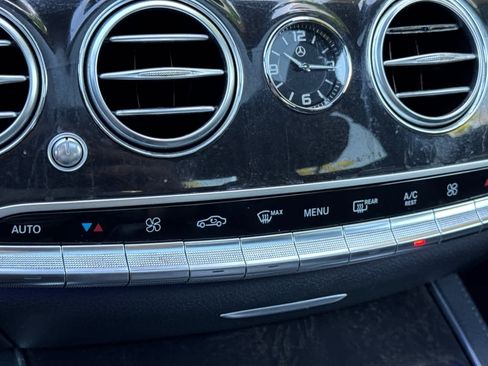 Used 2017 Mercedes-Benz S 550 Sedan image 21