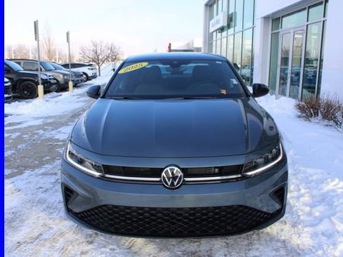 Used 2025 Volkswagen Jetta Sport image 2