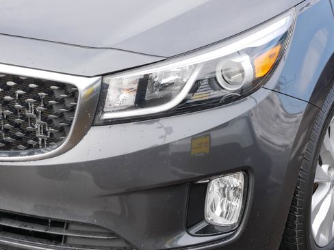 Used 2016 Kia Sedona EX image 16