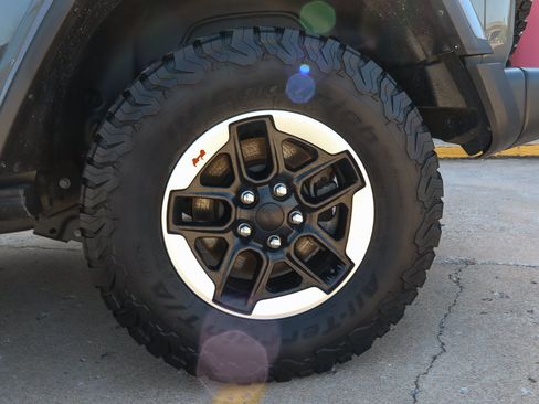 Used 2021 Jeep Wrangler Unlimited Rubicon AWD/4WD image 14