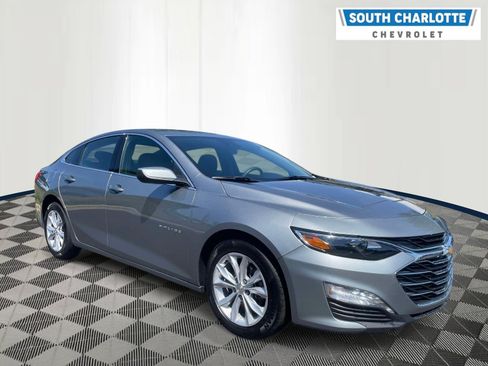 Used 2025 Chevrolet Malibu LT FWD image 3