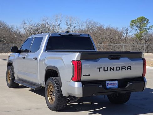 Used 2022 Toyota Tundra SR5 w/ SR5 Convenience Package image 5