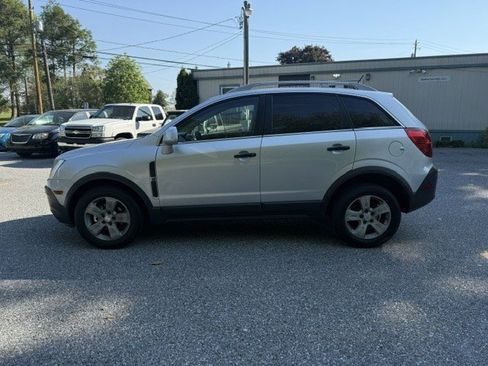 Used 2013 Chevrolet Captiva Sport LS FWD image 3