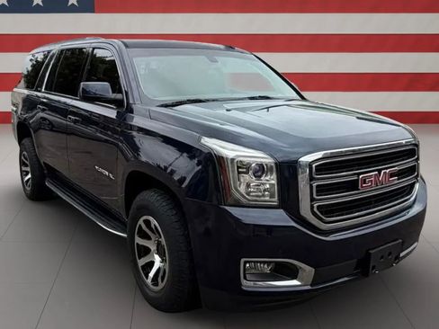 Used 2017 GMC Yukon XL SLE RWD image 4