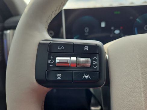 Used 2025 Hyundai Santa Fe Limited FWD image 23