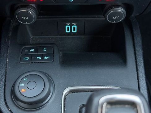 Used 2020 Ford Ranger Lariat w/ Equipment Group 501A Mid image 17