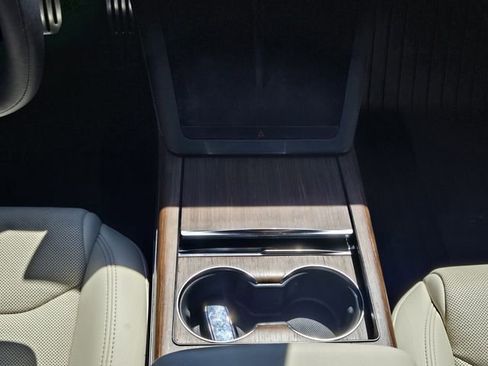 Used 2022 Tesla Model S AWD/4WD image 17