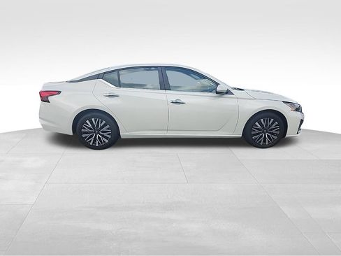 Used 2023 Nissan Altima 2.5 SV FWD image 26