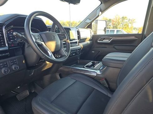 Used 2024 Chevrolet Silverado 2500 LTZ w/ LTZ Plus Package image 26