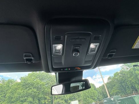 Used 2023 Chevrolet Suburban RST AWD/4WD image 19