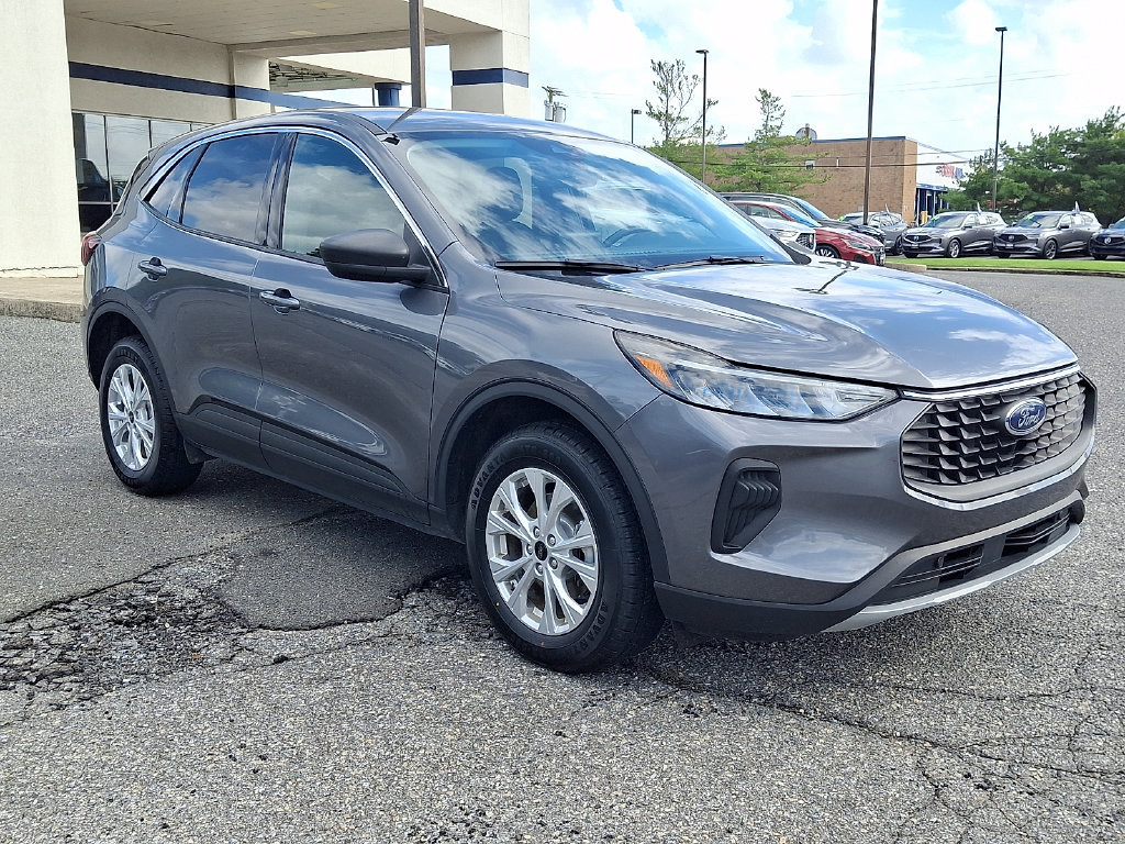 Used 2024 Ford Escape Active AWD/4WD image 3