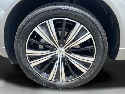 Used 2023 Volvo XC60 B5 Plus w/ Climate Package FWD image 10