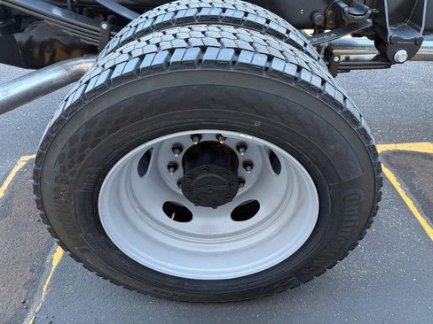 New 2025 Ford F550 4x4 Regular Cab Super Duty image 5